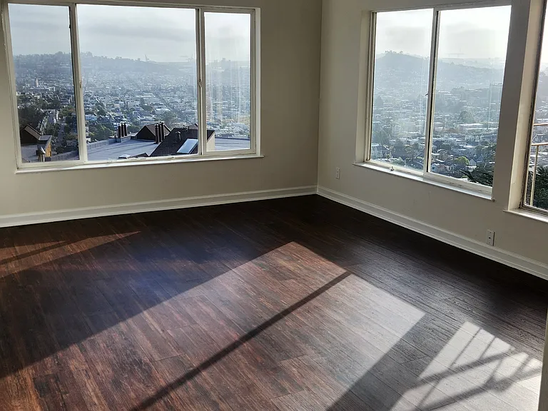 587 Burnett Ave #6 — Photo 4