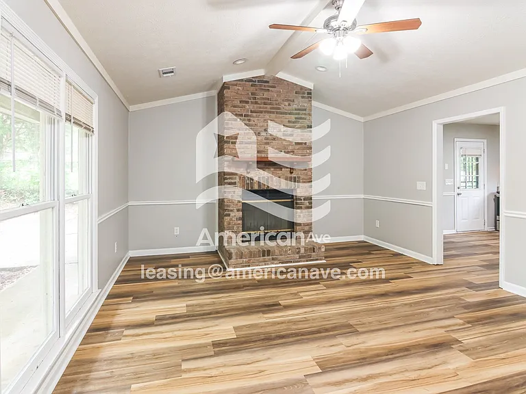 1179100_001_living_room_2.jpg