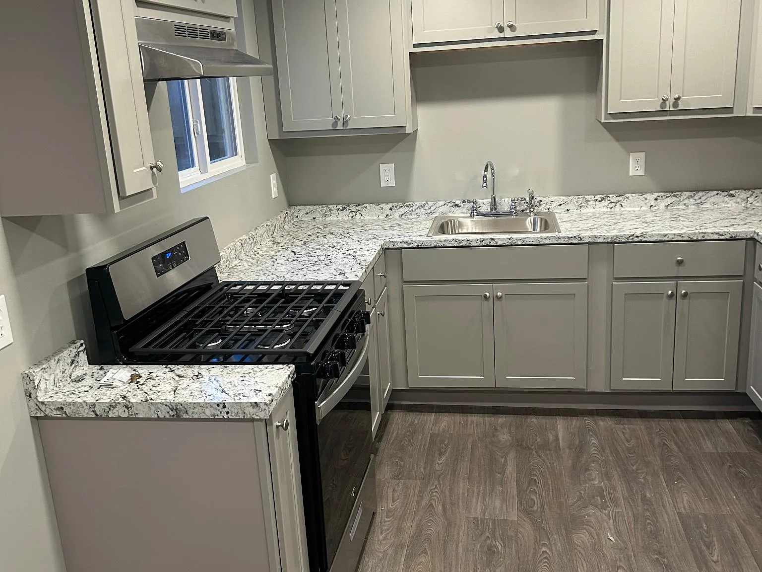 115 Hamilton Rd — Photo 1