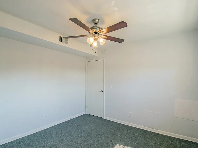 3618 W Rogers Ave #8 — Photo 11
