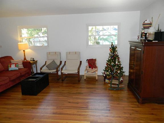 5th image of 2129 Harriet Dr
