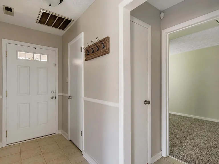 6954 Candlewood Dr — Photo 3