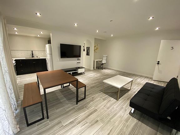2nd image of 300 Bay St APT 5