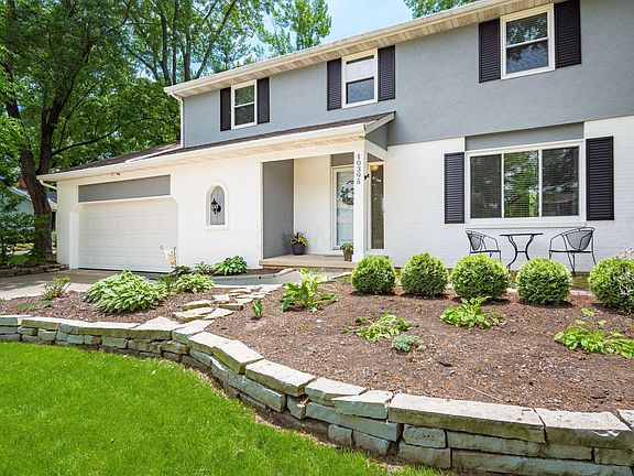 4th image of 10395 S Crosset Hill Dr