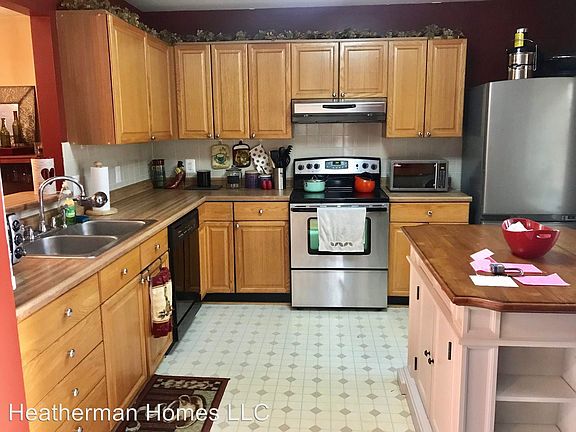 3rd image of 113 Matthew Ct