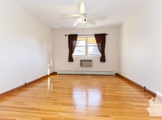 1527 W Chase Ave #3, Chicago, IL 60626