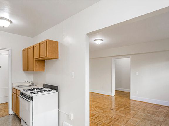 5th image of 3130 Wisconsin Ave NW #403