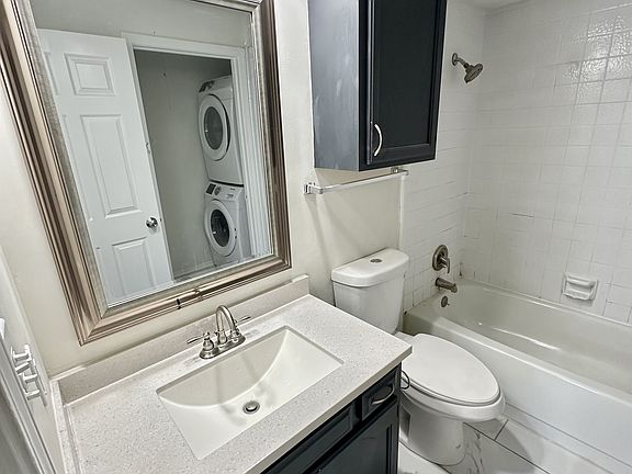 5th image of 2436 E 10th St APT 106
