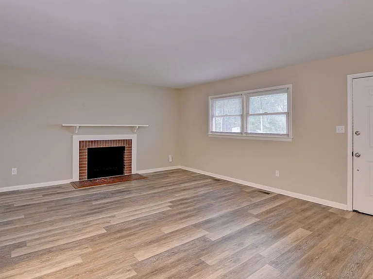 485 Colony Rd — Photo 5