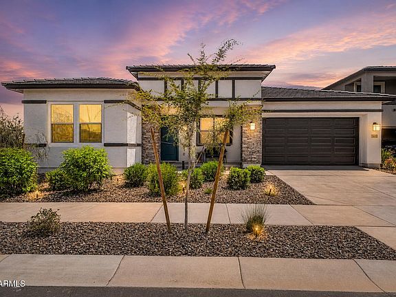 3rd image of 893 W SUPERSTITION Drive