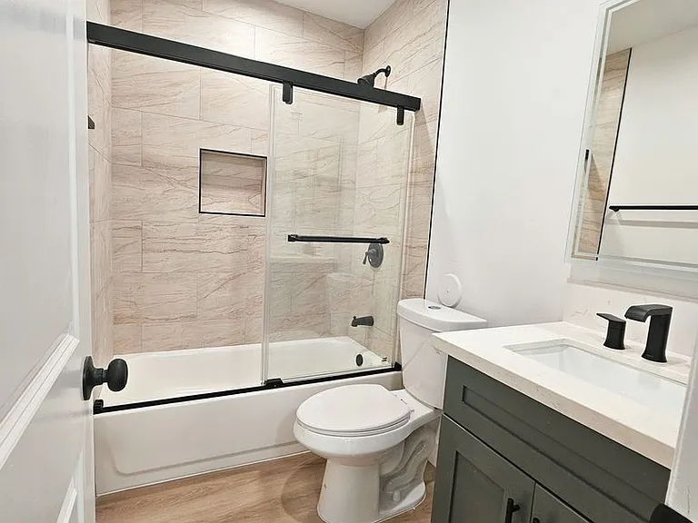 1307 S Ogden Dr #1C — Photo 10