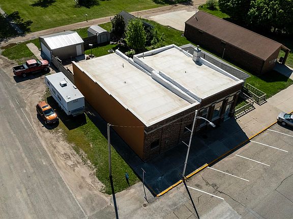 3rd image of 118 N Agora St
