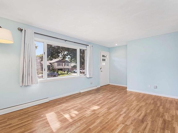 5th image of 2624 Fillmore Ln