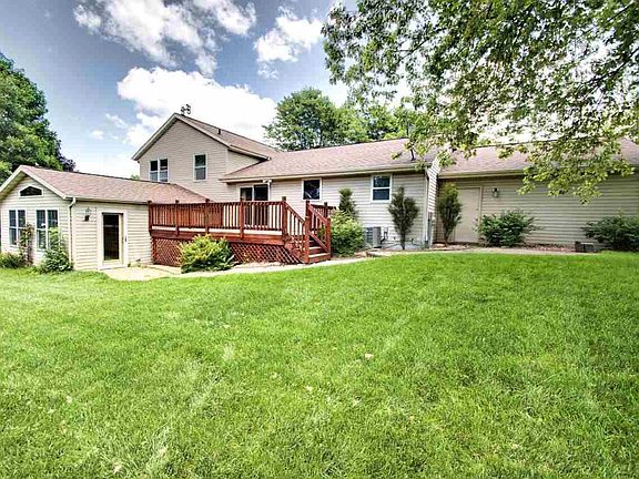 2nd image of W6746 Greenridge Dr