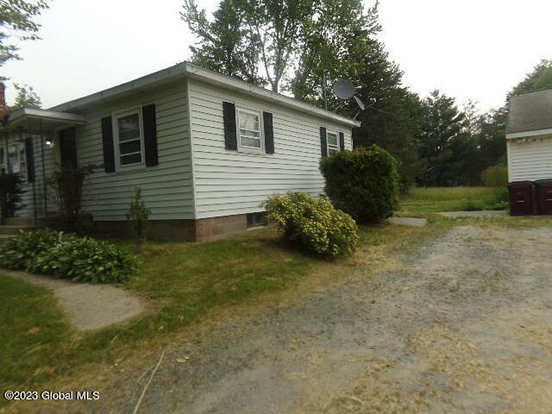 4th image of 186 Carpenter Road