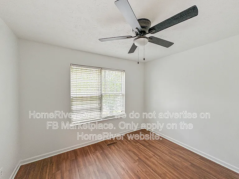 72 Elaine Dr — Photo 10