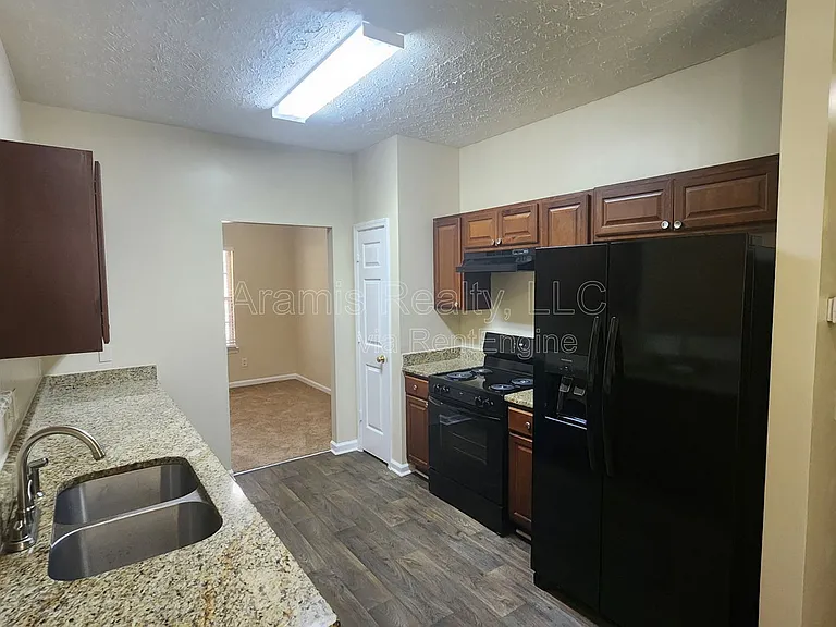 207 Kendrick Estates Dr — Photo 7