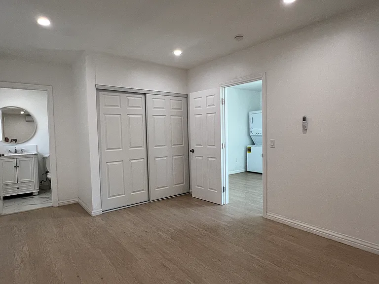527 N Soldano Ave #527 — Photo 19