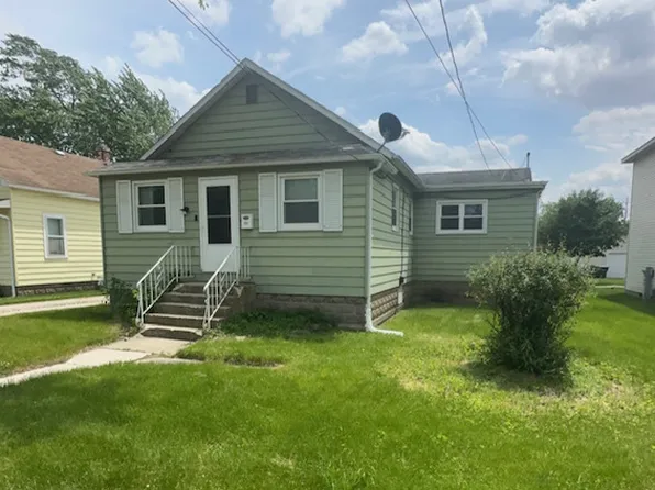 165 W Maple St, Coal City, IL 60416