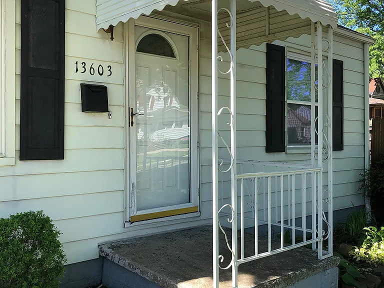 13603 Kirton Ave — Photo 24