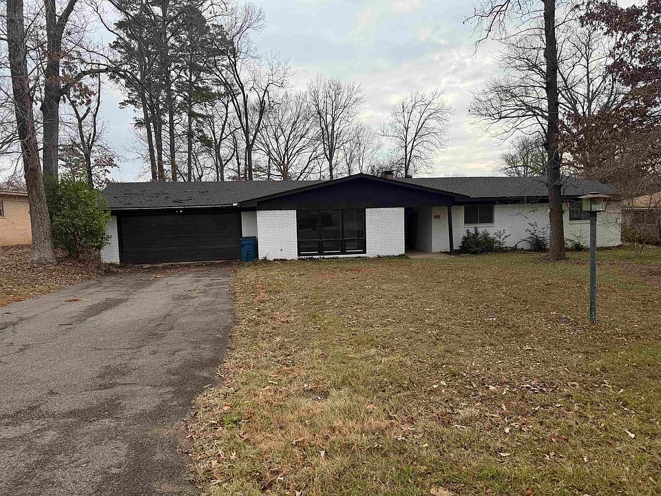 1st image of 2828 Mary Mack Dr