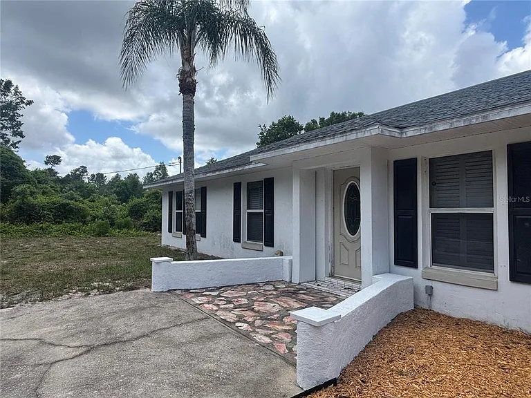 510 S Cedar Ave — Photo 3