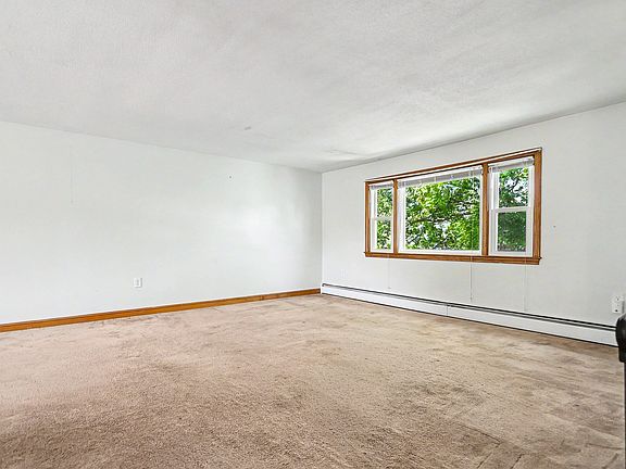 4th image of 168 Lynn St