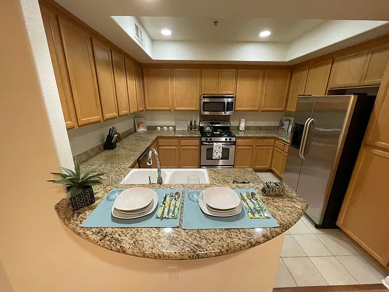 Glenoaks Villas — Photo 53