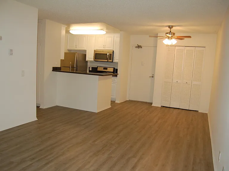 1232 Harvard St #6 — Photo 1