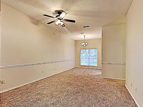 3rd image of 461 Pebblecreek Dr