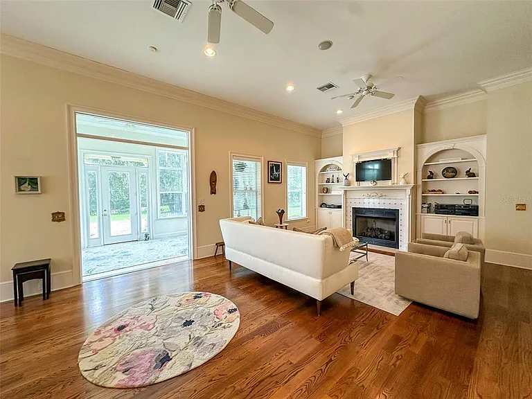 6425 NW 202nd Pl — Photo 10