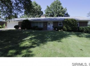 1 Sunnyside Dr, Swansea, IL