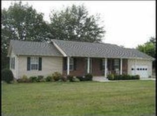 417 Farris Cir, La Follette, TN 37766