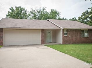 3404 W Chestnut St, Rogers, AR 72756