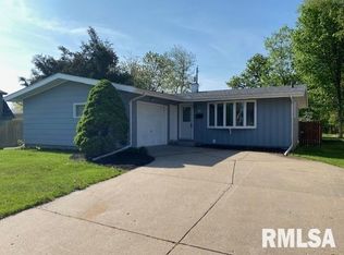 5220 14th Avenue Ct, Moline, IL 61265