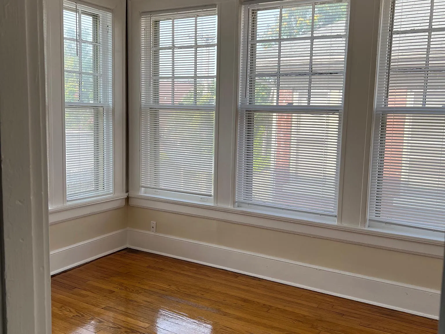 1199 Vance Ave — Photo 4
