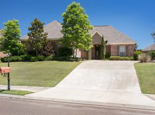 120 Rhodes Ln, Canton, MS 39046