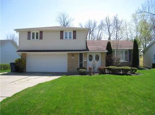 266 Cottonwood Dr, Williamsville, NY