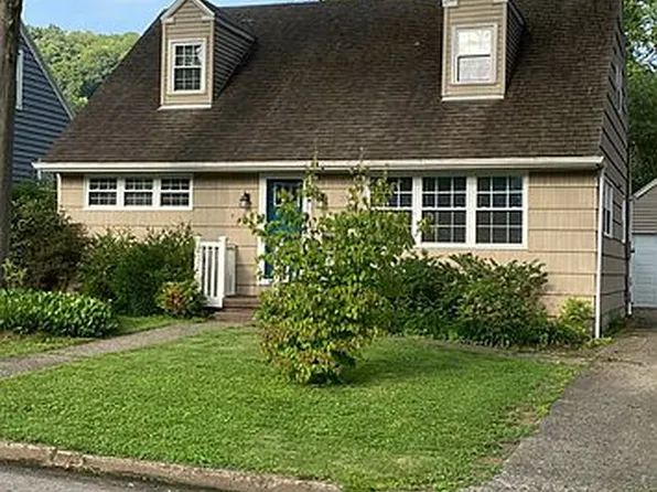 37 Avon Pl, Athens, OH 45701