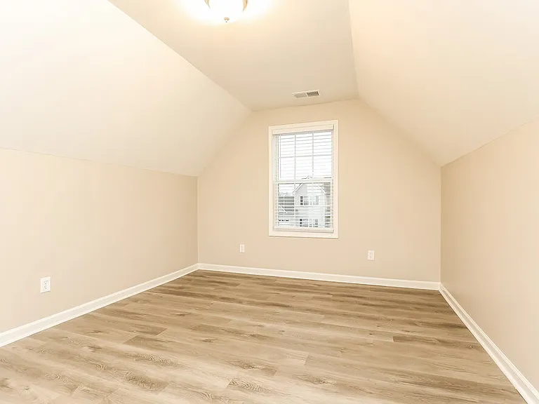 708 Mitscher Dr — Photo 12