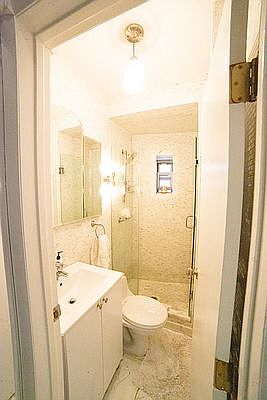 3rd image of 321 E 12th St APT 3