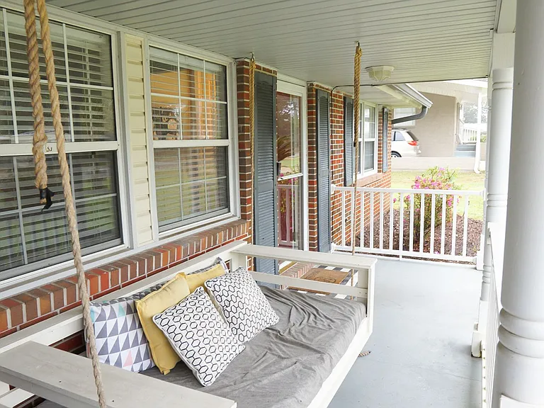 31 Driftwood Ave — Photo 3