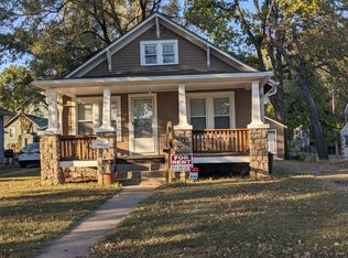 912 Pottawatomie St, Leavenworth, KS 66048