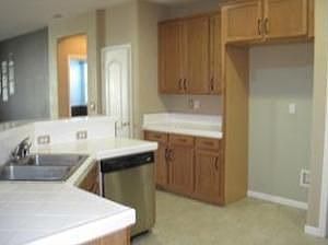 4th image of 301 Dewey Ct