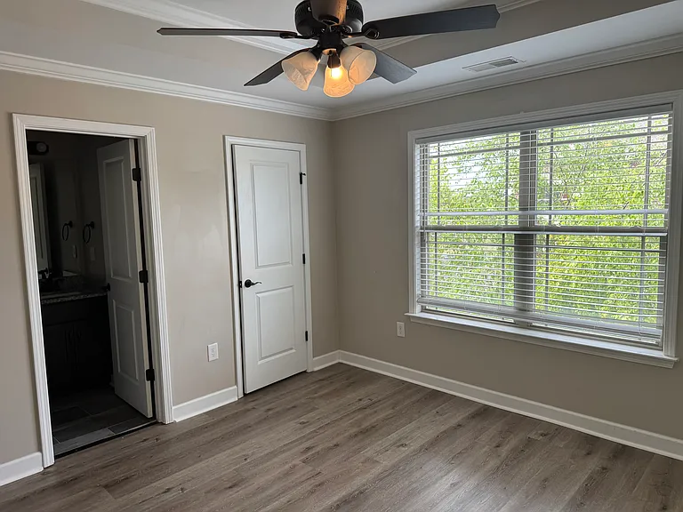 66 Bellvue Dr — Photo 49
