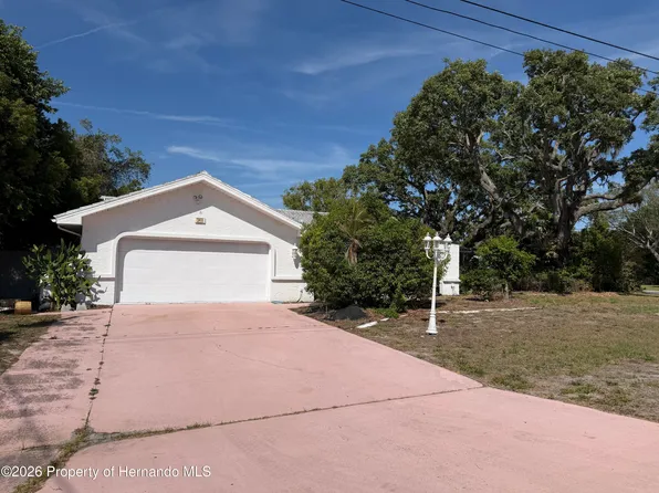 348 Hampshire Ave, Spring Hill, FL 34606