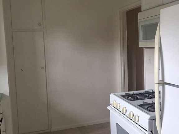 2nd image of 307 Avenue H APT D