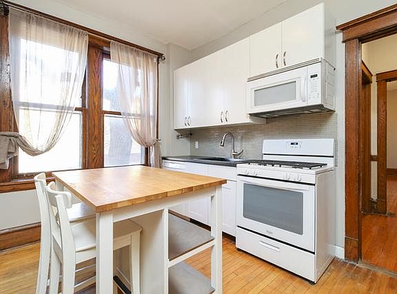 5th image of 3139 W Schubert Ave #1