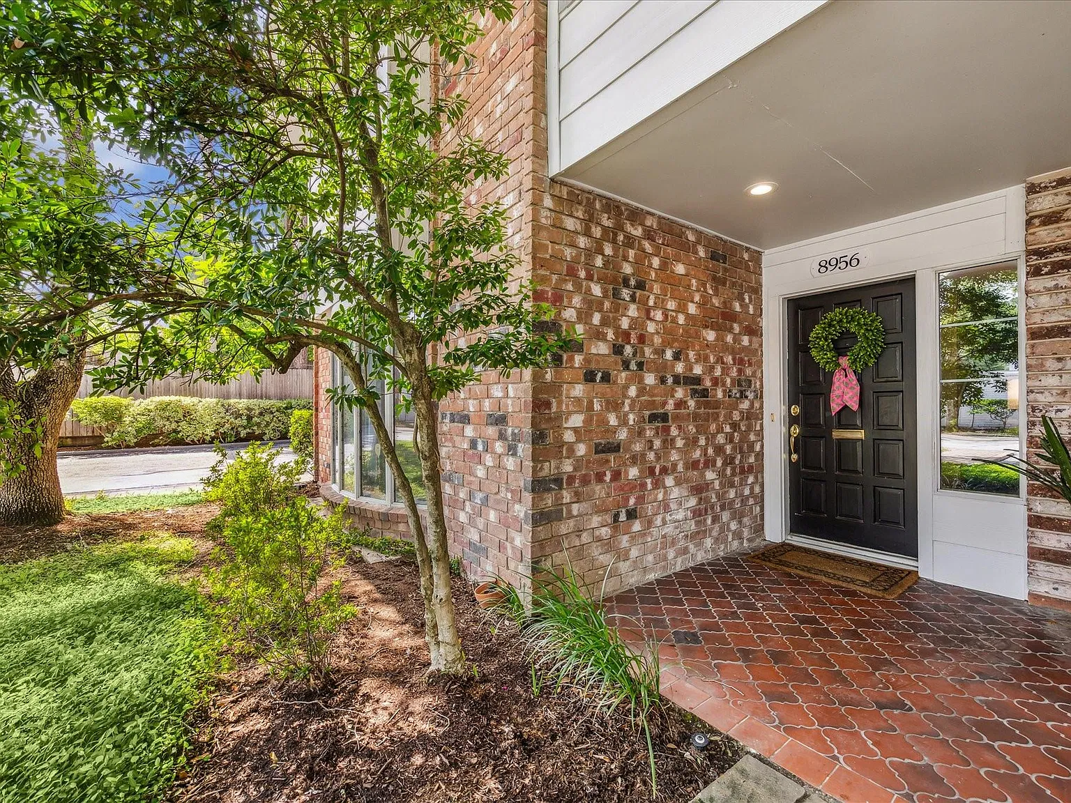 3 bed, 2.5 bath, 2226 sqft, $4,200 — Photo 2