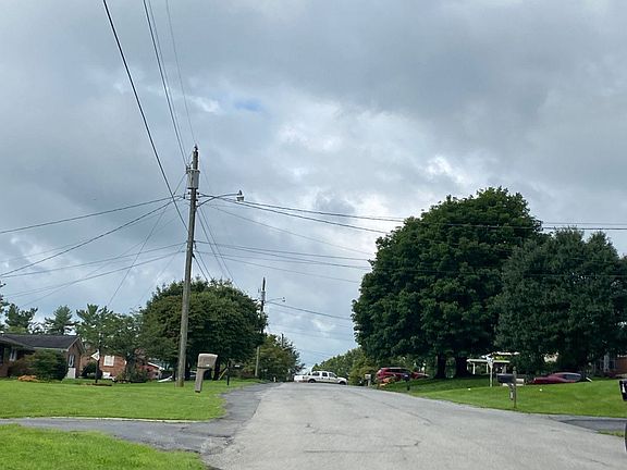 4th image of 229 Woodbine Rd